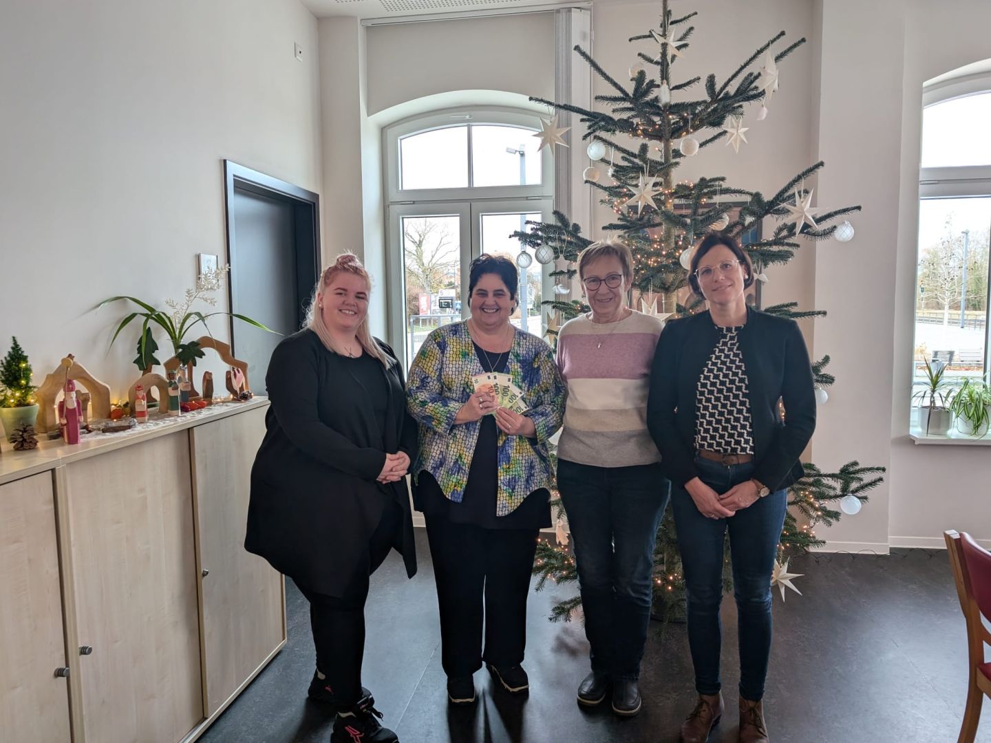 Spende 410 Euro / MitarbeiterInnen der Fa. HFP Bandstahl GmbH &amp; Co.KG Abteilungen Finanzen, Personal, IT u. Geschäftsführung
